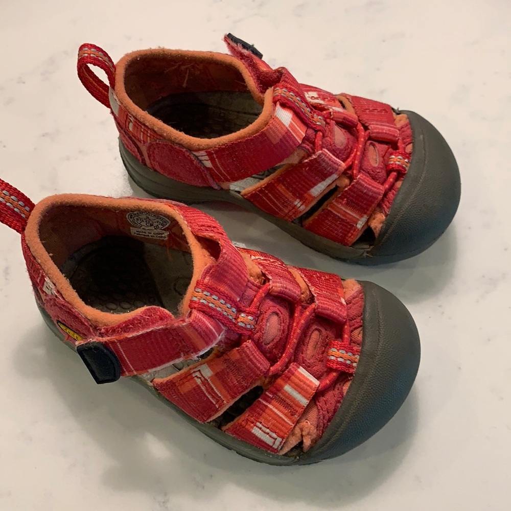 Keen size 5 toddler water shoes